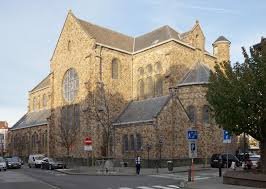 Paysagiste de Berchem Sainte Agathe avec van de débouchage en rue résidentielle typique pour Débouchage Berchem Sainte Agathe